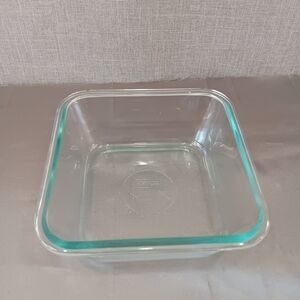 Pyrex #8704 Clear Glass 4 cup 950 ml Square Baking Casserole Roasting Dish